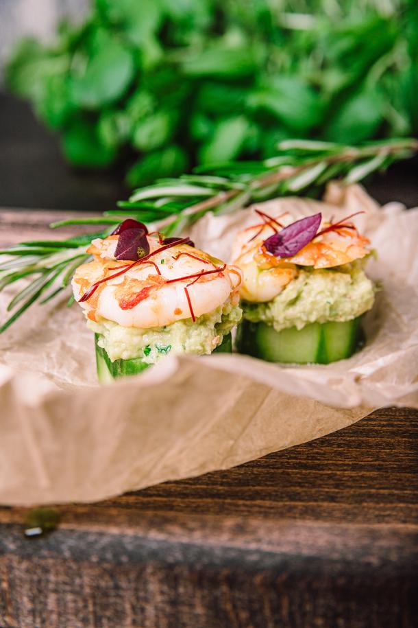 Канапе с креветкой