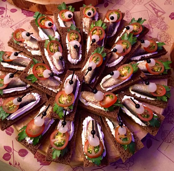 Канапе с рижской рыбкой 1шт Канапе с рижской рыбкой 1шт