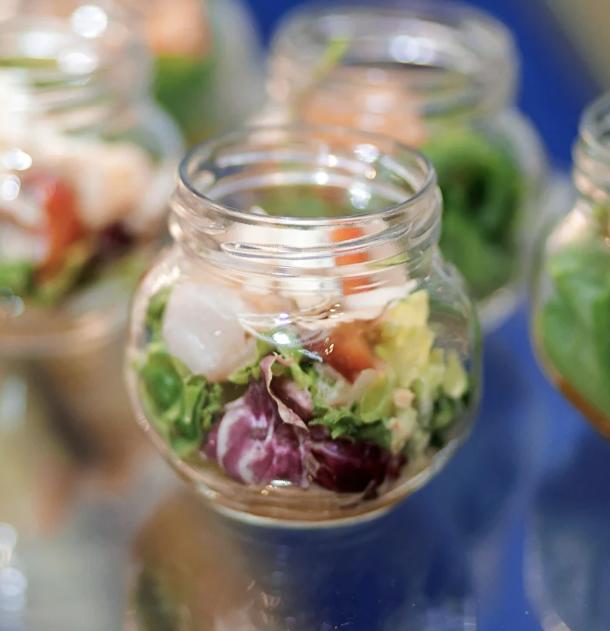 Зеленый салат с форелью Зеленый салат с форелью