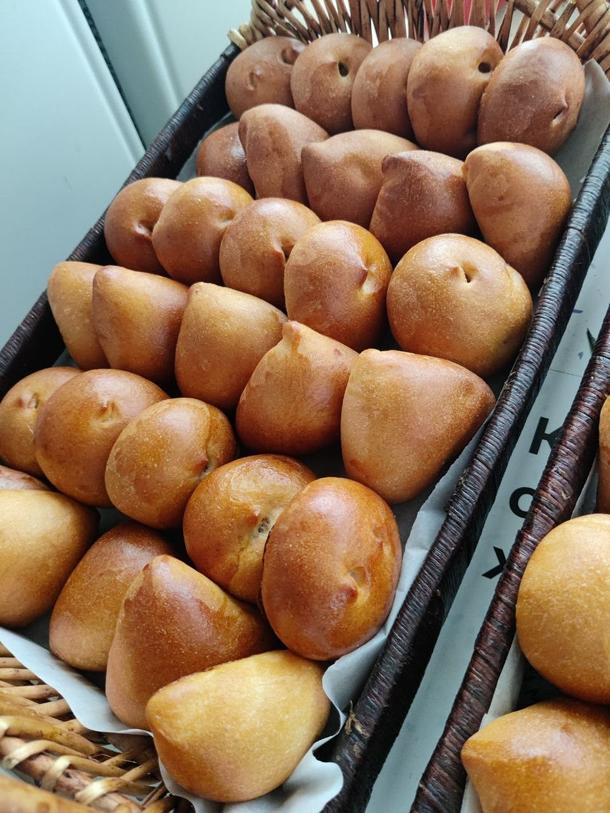 Мини-пирожки с вишней