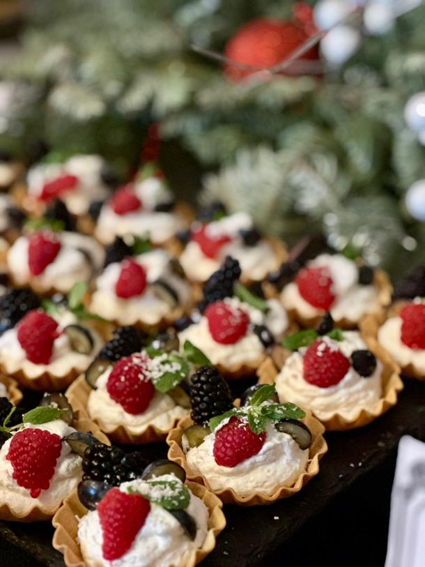 Тарталетки с маскарпоне и свежими ягодами Тарталетки с маскарпоне и свежими ягодами