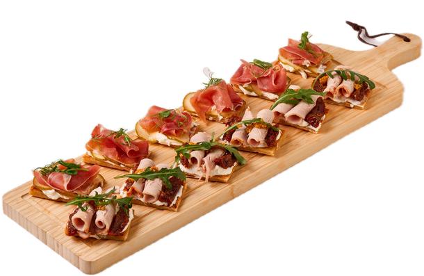 Брускетты на круассане «Хамон с грушей» и «Буженина»