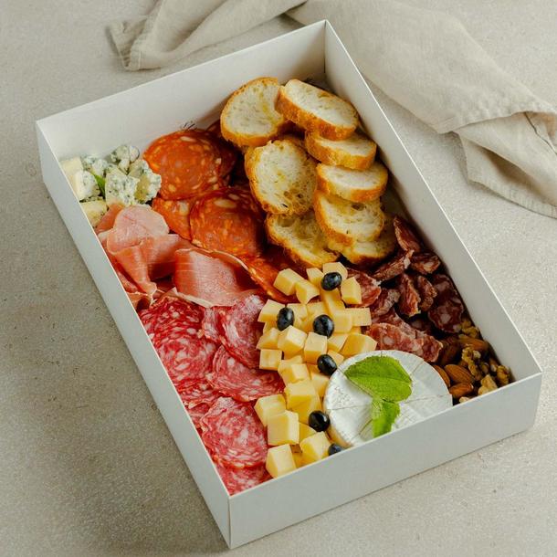 Сырно-мясная доска