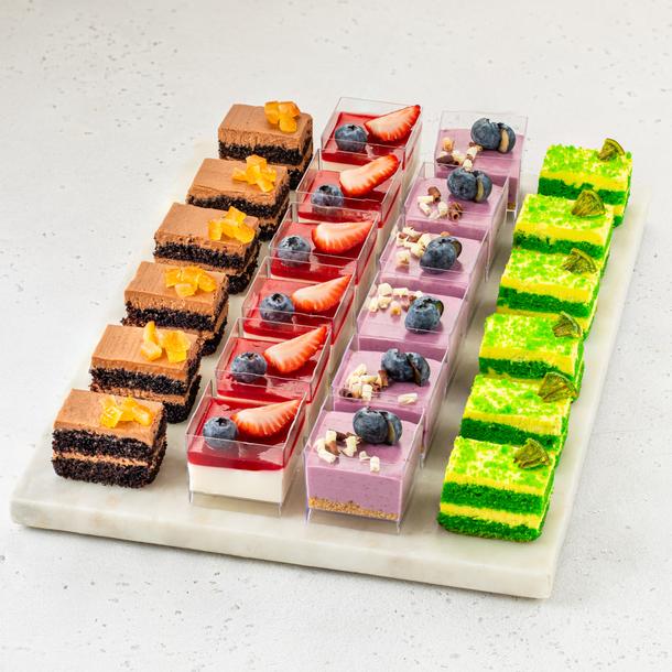 Сет дессертов Sweet dreams 24 шт