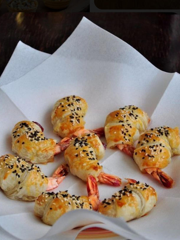 Круассан с креветкой