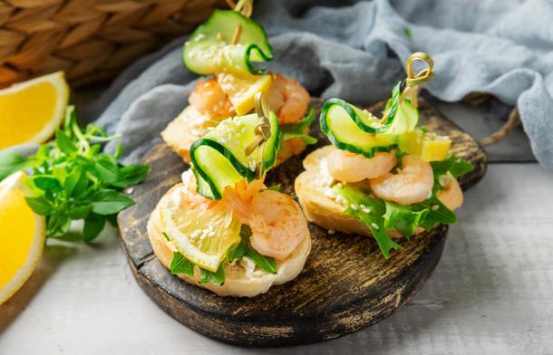 Брускетта с креветками