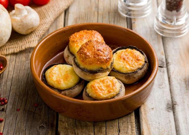 Запеченные шампиньоны с сыром