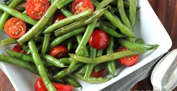 Кенийская фасоль с помидором черри