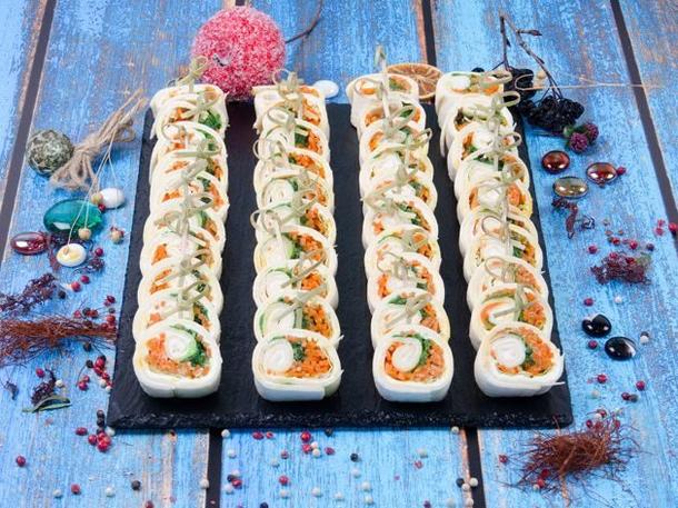 Рулетики с корейской морковью и чукой 40 шт Рулетики с корейской морковью и чукой 40 шт