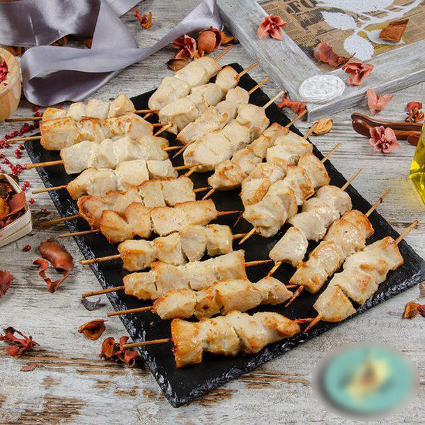 Мини-шашлычки из куриного филе гриль 20 шт Мини-шашлычки из куриного филе гриль 20 шт
