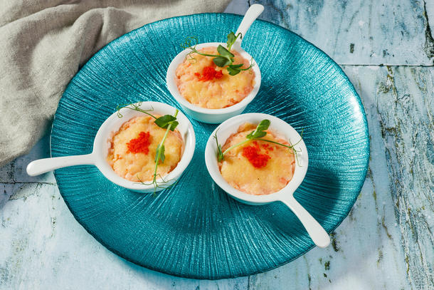 Жюльен из семги и креветок