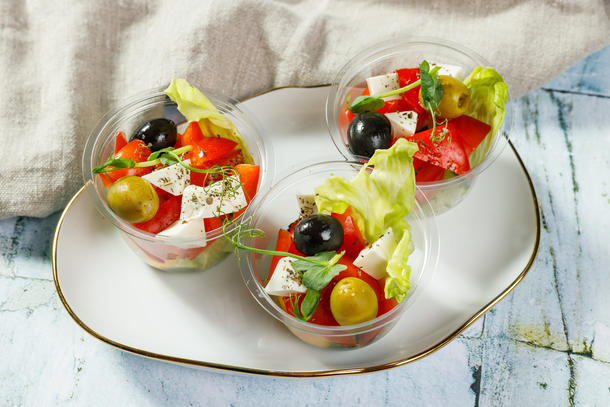 Греческий салат в шоте