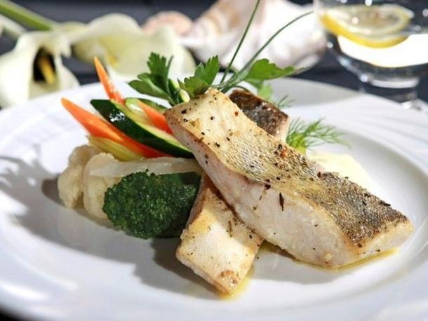 Судак на пару с тартаром из овощей Судак на пару с тартаром из овощей