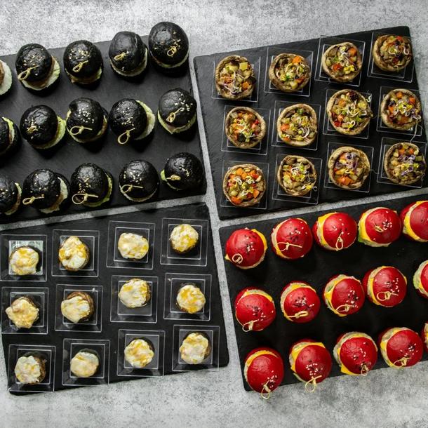 Комбо с бургерами и фаршированными грибами