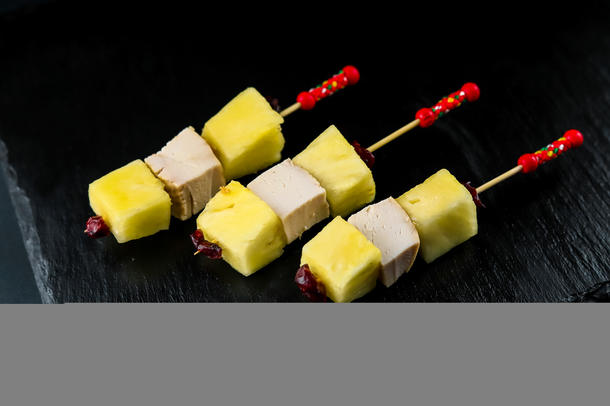 Канапе из курицы с анансом Канапе из курицы с анансом