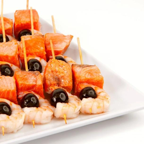 Шашлык из лосося и креветок