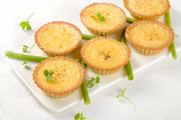 Жульен "Купеческий" с курицей и грибами Жульен "Купеческий" с курицей и грибами