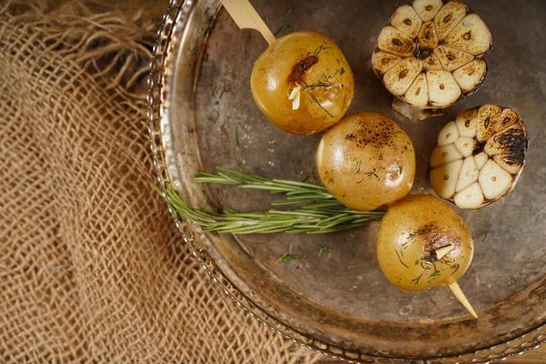 Шашлычки на шпажке с мини-картофелем