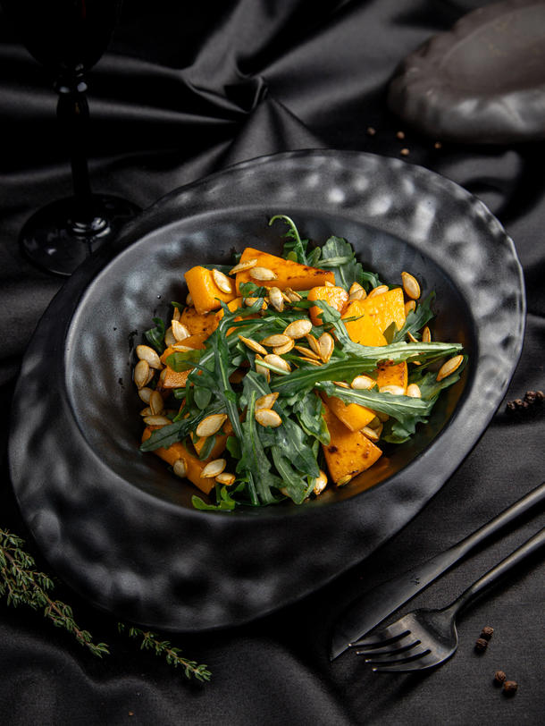 Салат "Руккола с карамельной тыквой" (банкет)