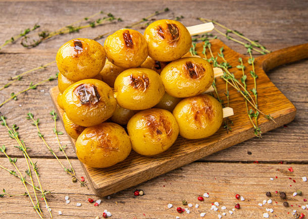 Шашлычки из беби картофеля на гриле