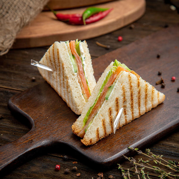 Мини-сэндвич с семгой