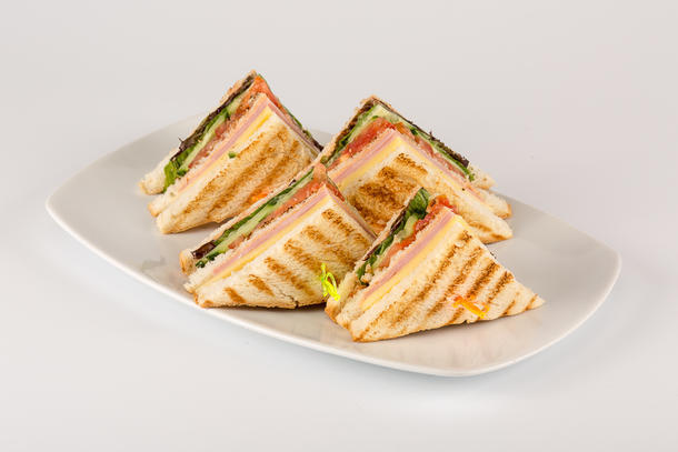 Мини-сэндвич с куриным, запеченным филе Мини-сэндвич с куриным, запеченным филе
