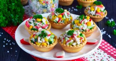 Тарталетка с крабовым салатом Тарталетка с крабовым салатом