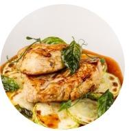 Филе индейки в азиатском соусе с цукини