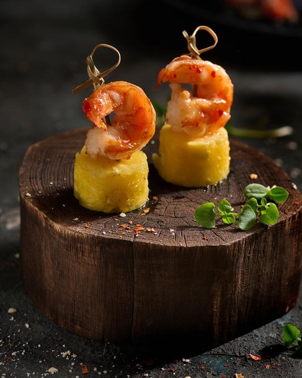 Креветка с ананасом и мятой Креветка с ананасом и мятой