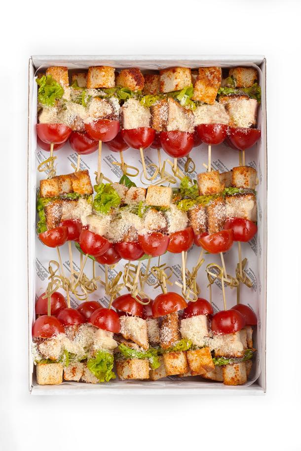 Канапе «Цезарь» с куриным филе