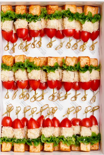 Канапе «Цезарь» с куриным филе