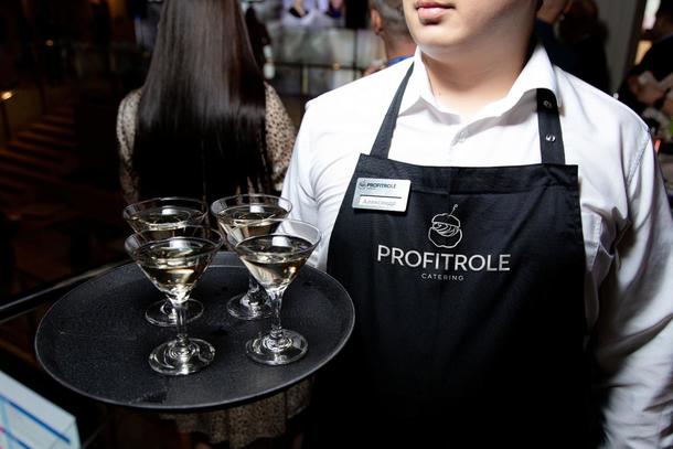 Официант на 7 часов (5 часов обслуживания) Официант на 7 часов (5 часов обслуживания)