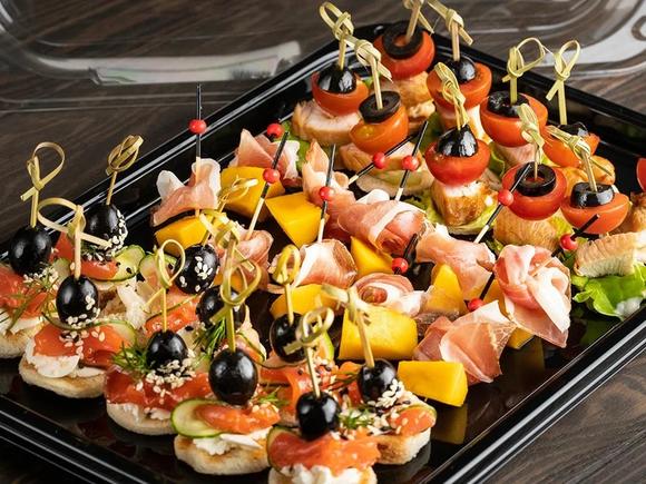 Вкусный праздник на 10 персон в Москве