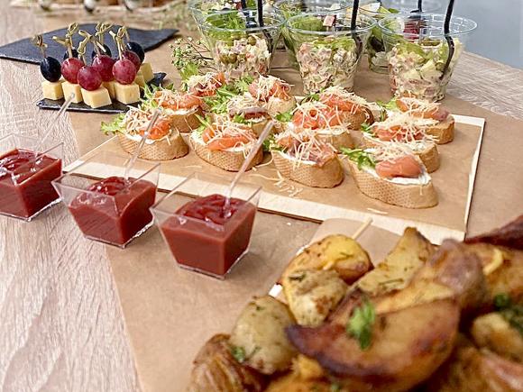 Заказать Доставка блюд и напитков на 10 персон в Москве