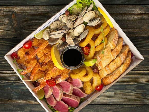 Сет "Деликатесный" на 6-8 персон в Москве