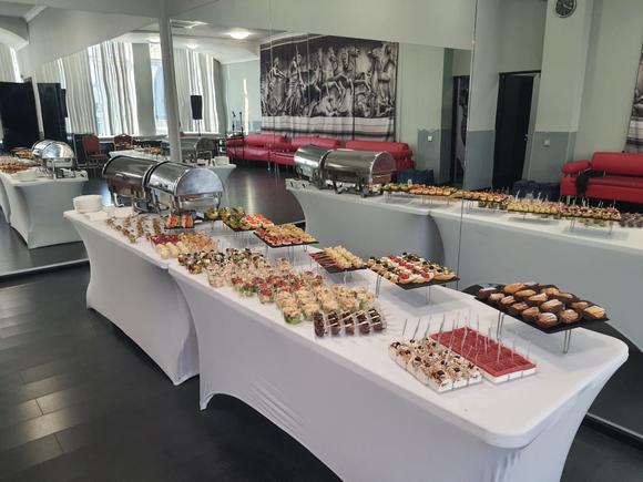 День рождения на 20 гостей в Москве