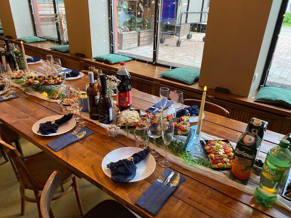 День рождения на 15 персон с десертами в Москве