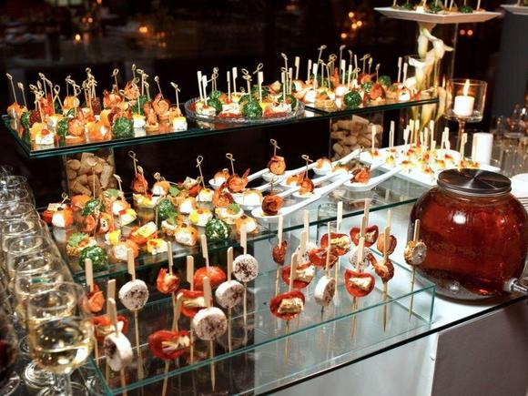 Вечеринка на 14 персон с горячими закусками в Москве