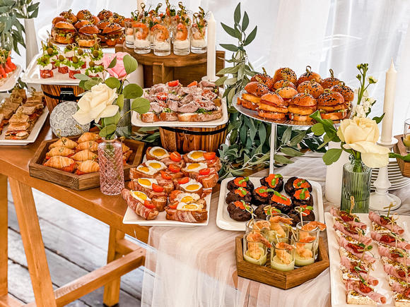 Фуршет новинка на 50 персон с обслуживанием в Москве