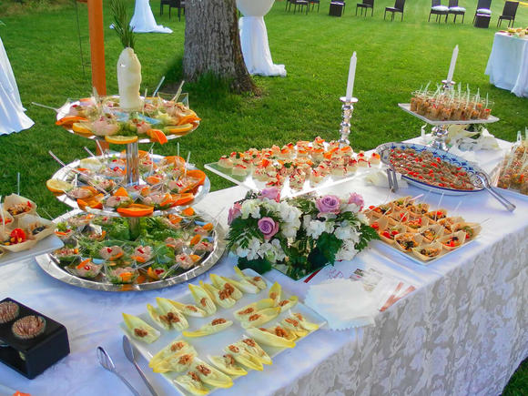 Сет «Для друзей» на любой праздник на 25 персон в Москве