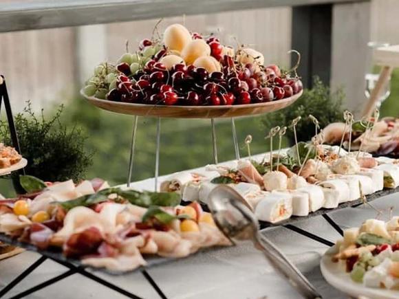 Сет «Для друзей» на День рождения на 40 персон в Москве