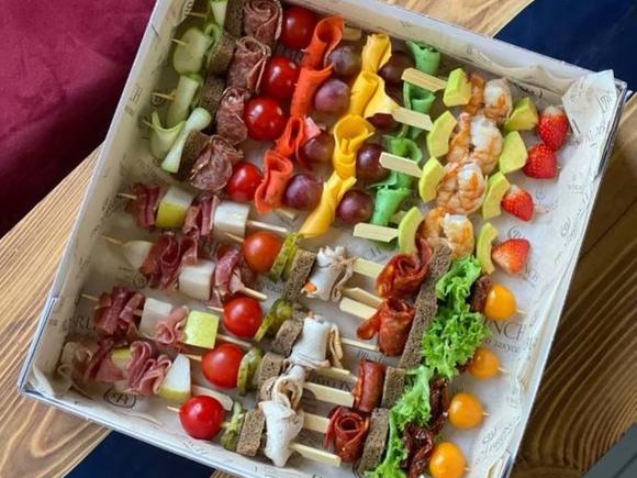 Легкий фуршетный сет на 10-12 персон в Москве