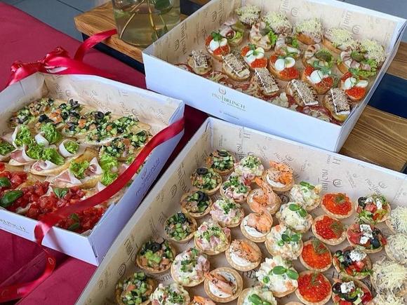 Оригинальный фуршетный сет на 18-20 персон в Москве