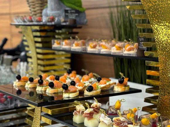 Корпоратив на 70 персон на новый год в Москве