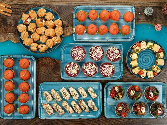 Домашнее фуршетное меню с бургерами на 20-25 персон в Москве