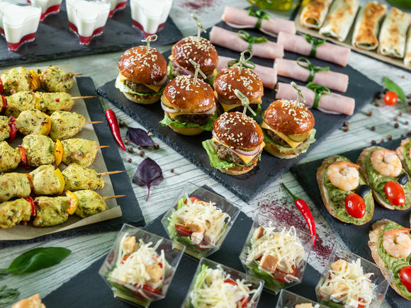 Заказать Легкий сет для кофе-брейка на 200 персон в Москве