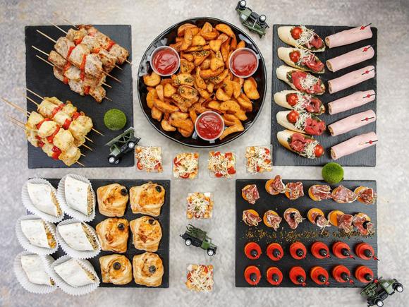 Заказать Фуршетный сет на 23 февраля с шашлыками на 5-6 персон в Москве
