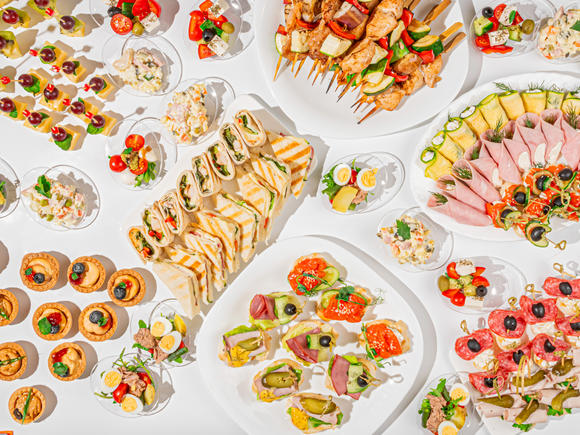 Сытный фуршетный сет на 30-40 персон в Москве