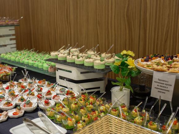 Премиальный фуршет с обслуживанием на 150 персон в Москве