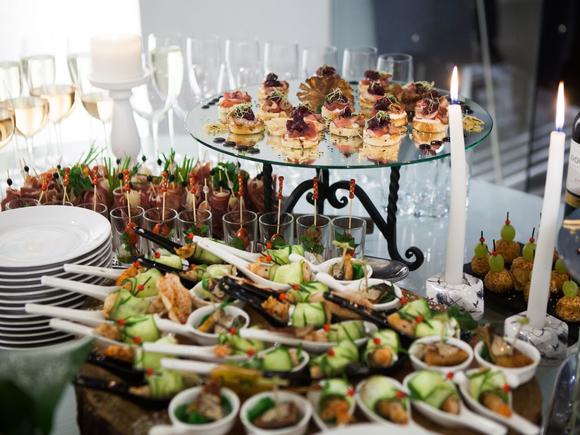 Сытный фуршет на 130 персон под ключ в Москве
